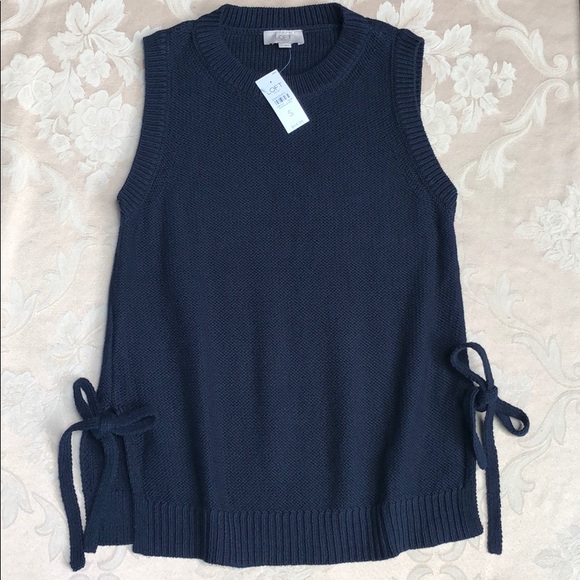 LOFT Sweaters - LOFT Navy Sleeveless Cotton-blend Sweater